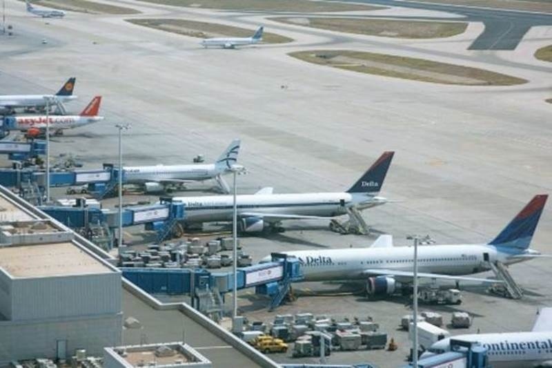 «Καθηλωμένα» τα αεροπλάνα στα ελληνικά αεροδρόμια την Κυριακή (9/10)
