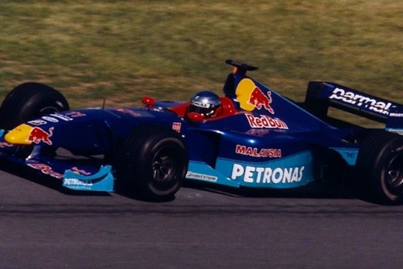 F1: Η Sauber θα χρησιμοποιεί το 2017 τις εφετινές μονάδες ισχύος της Ferrari