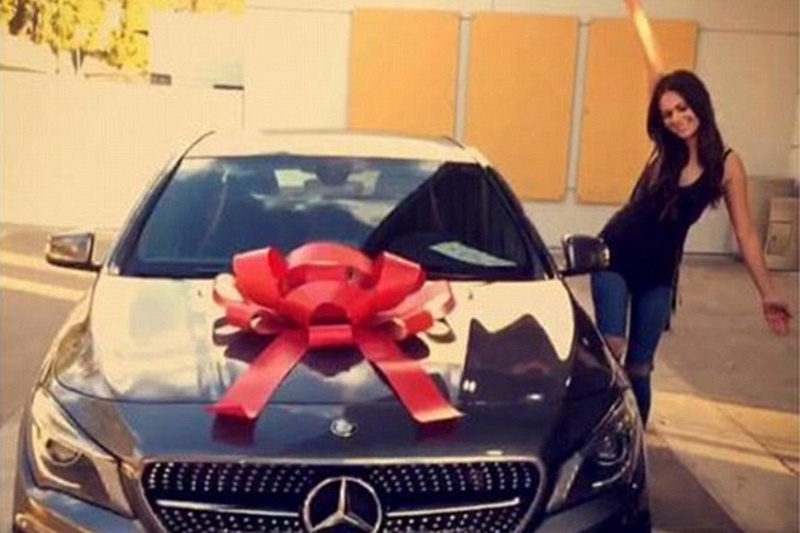 Η χαρά της για τη νέα της Mercedes την έστειλε στη φυλακή (photos)