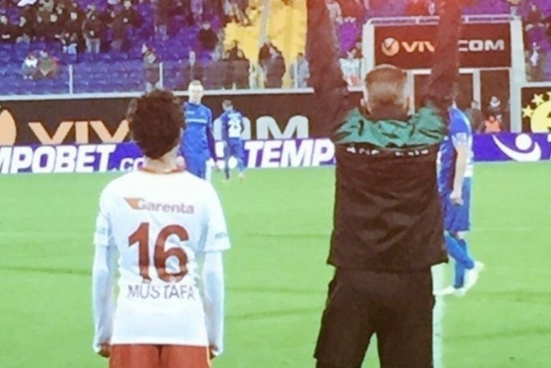 14χρονος έκανε ντεμπούτο με την αντρική ομάδα της Γαλατασαράι! (video)