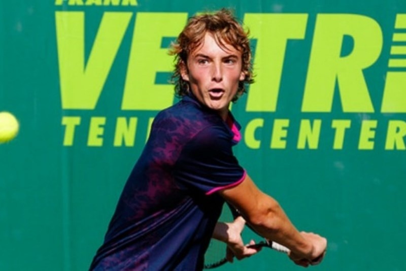 «Καλπάζει» ο Τσιτσιπάς!