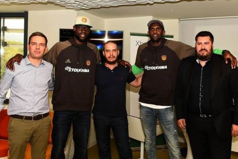 Ο Κρις Σίνγκλετον αποδέχτηκε την πρόκληση της Microsoft Ελλάς! (photos+videos)