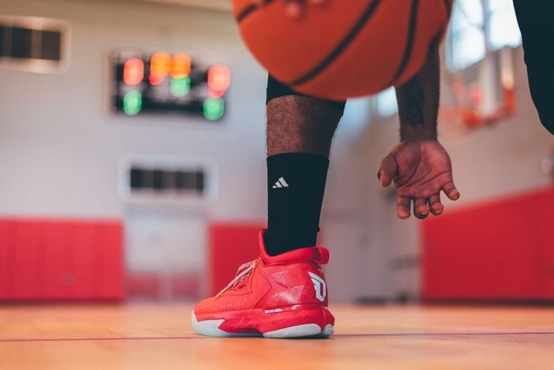 Έφτασε η ώρα για την αποκάλυψη του Date Time Damian Lillard 2