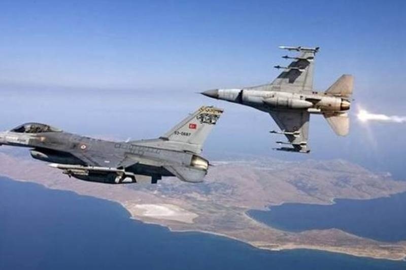 Συνεχίζουν τις προκλήσεις στο Αιγαίο οι Τούρκοι