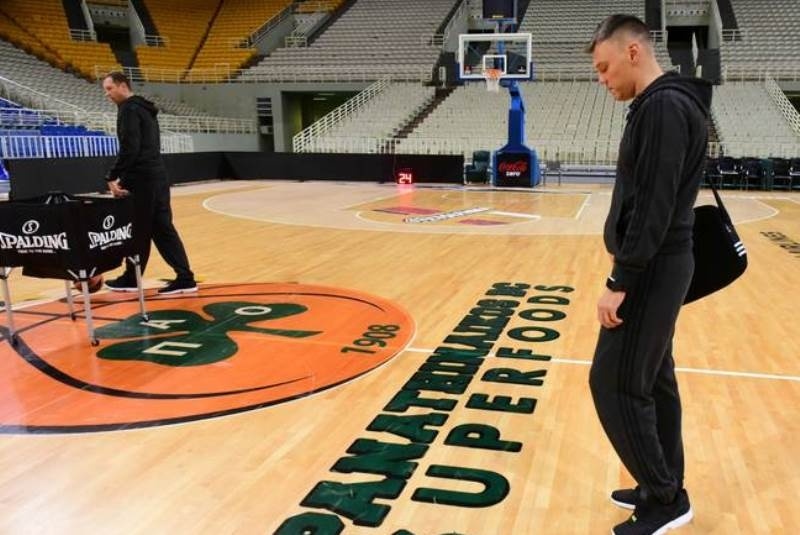 Το δέος του Σάρας όταν γύρισε... σπίτι του (pics&vid)