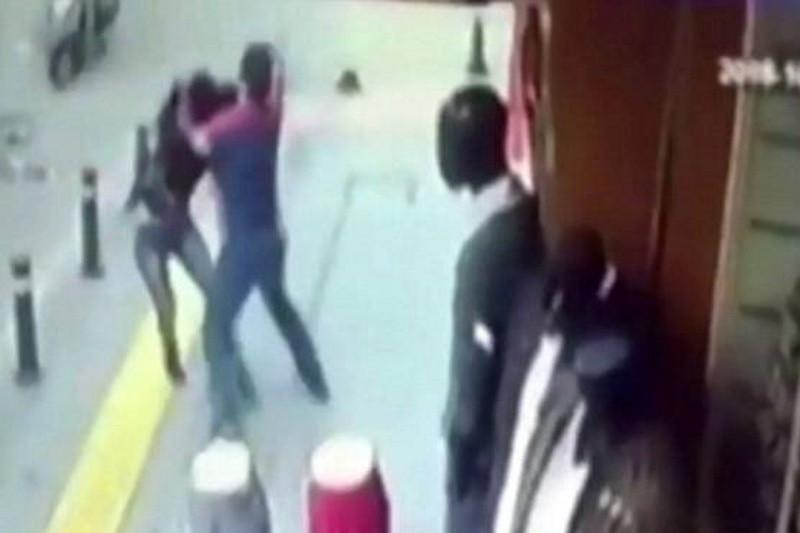 Bίντεο σοκ: Την σκότωσε με 25 μαχαιριές γιατί τον χώρισε πριν από... 10 χρόνια!