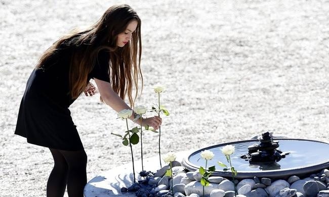 Νίκαια: Θρήνος και δάκρυα στην επέτειο μνήμης των 86 θυμάτων της τρομοκρατικής επίθεσης (Pics+Vids)