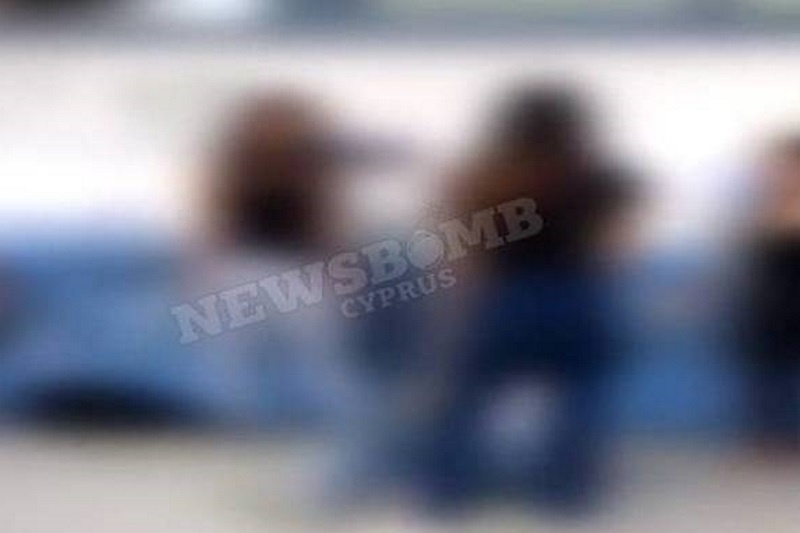 Ξυλοδαρμός 16χρονης: Διαδίδεται γυμνή φωτογραφία της μαθήτριας που χτυπήθηκε