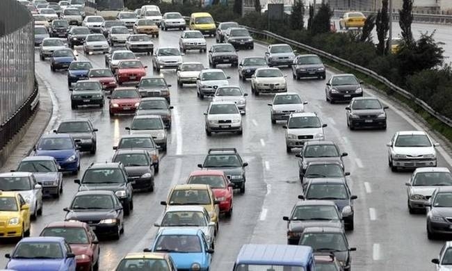 Ισχυρές βροχές πλήττουν την Αττική – Κυκλοφοριακό έμφραγμα