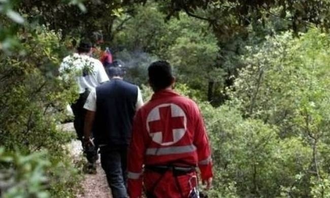 Ζήτησε βοήθεια λέγοντας ότι είχε σπασμένα πόδια και μόλις είδε τους διασώστες…περπάτησε!