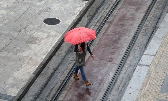 Καιρός: Συννεφιασμένη και ...βροχερή η Κυριακή