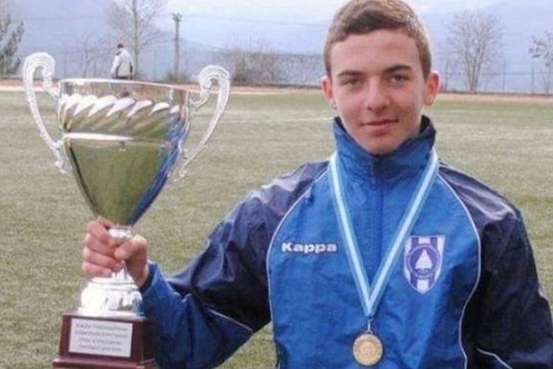 Θρήνος στο Καρπενήσι: Έχασε τη μάχη ο 17χρονος Γιώργος (photos)