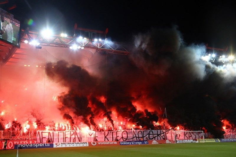 Κυνηγητό της Αστυνομίας για το μαχαίρωμα σε οπαδό του Ολυμπιακού!