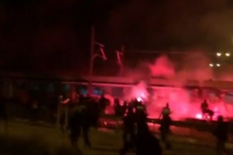 Video-ντοκουμέντο: Τα επεισόδια οπαδών Ολυμπιακού-ΠΑΟΚ στο Μενίδι!