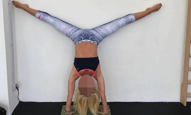 Ελληνίδα ηθοποιός μας τρελαίνει με την ευλυγισία της