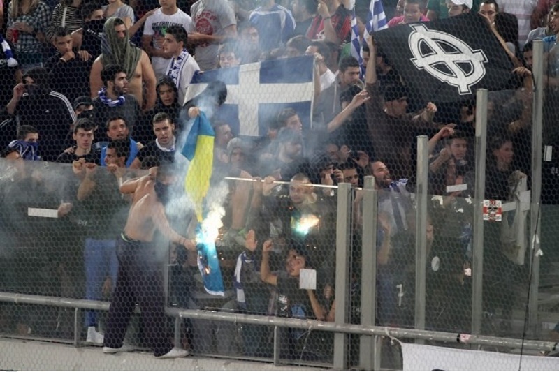 Σοκαριστική εικόνα με τον τραυματία Βόσνιο οπαδό! (photo)