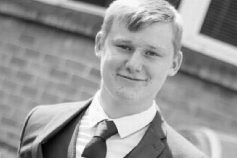 ΣΟΚ! Νεαρός ποδοσφαιριστής πέθανε την ώρα του αγώνα!