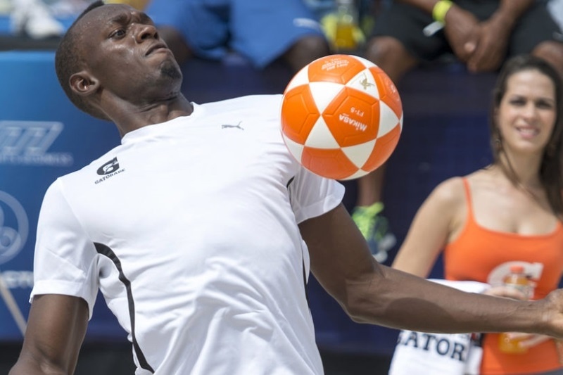 Άσε μας βρε Μπολτ αγόρι μου που θες να παίξεις και στην Ντόρτμουντ...