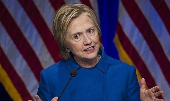 Αγνώριστη η Χίλαρι: Τι έπαθε το πρόσωπό της μετά την ήττα από τον Τραμπ; (video+pics)