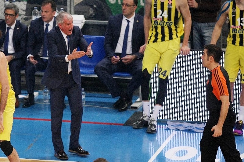 Ανανεώνει με «Φενέρ» έως το 2020 ο Ομπράντοβιτς