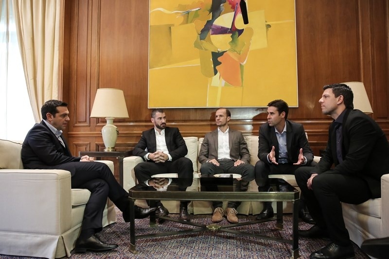 Τσίπρας: Να μπορούμε να πηγαίνουμε στο γήπεδο με τα παιδιά μας