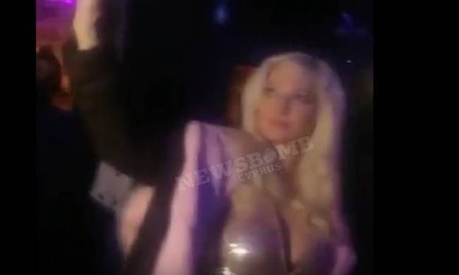 Χαμός στη Λευκωσία: Η Τζούλια έβγαζε σέλφι και ο «Αγάπη μόνο» έπαιζε με άλλη γυναίκα!(vid)