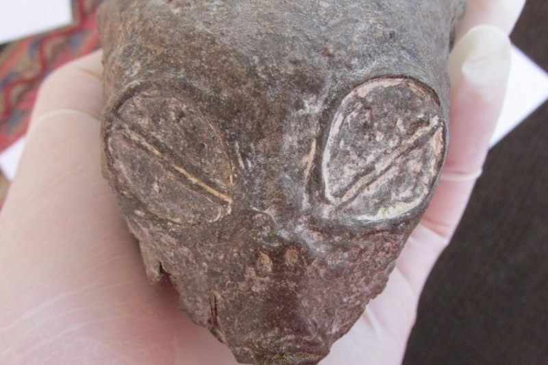 Απίστευτο! Κρανίο... εξωγήινου σε σπηλιά! (photos+video)