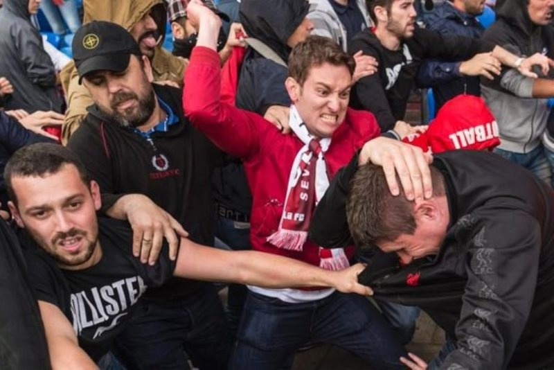 Champions League: Επεισόδια και μαχαιρώματα στην Σεβίλλη