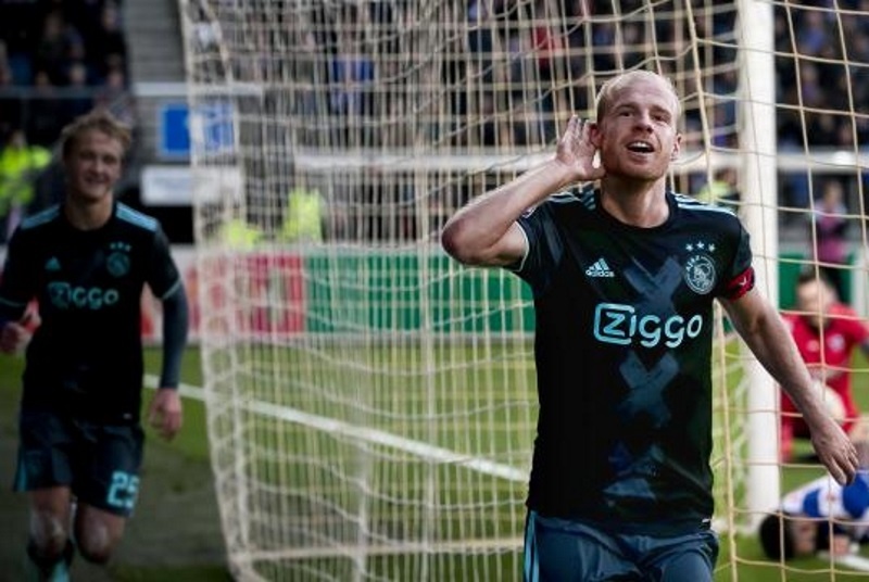 Ο Άγιαξ πήρε το... δώρο της Ουτρέχτης!