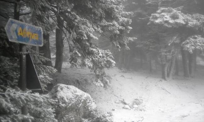 Κακοκαιρία: Στην «κατάψυξη» όλη η Ελλάδα - Υπό το μηδέν ο υδράργυρος - Χιόνια ακόμα και στην Αττική