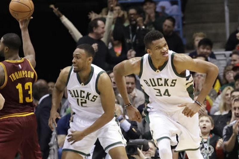 Giannis από άλλο πλανήτη, «σκόρπισε» τον Lebron και την παρέα του! (video)