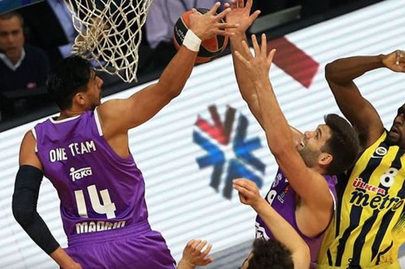 Η «Φενέρ» πήρε το θρίλερ της Κωνσταντινούπολης