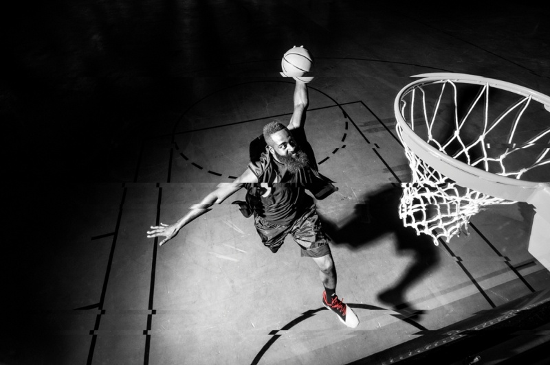 Ζήσε την απόλυτη μπασκετική εμπειρία «Play Harden» της adidas