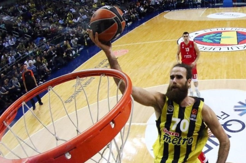 Με σούπερ Σλούκα η Φενέρ...