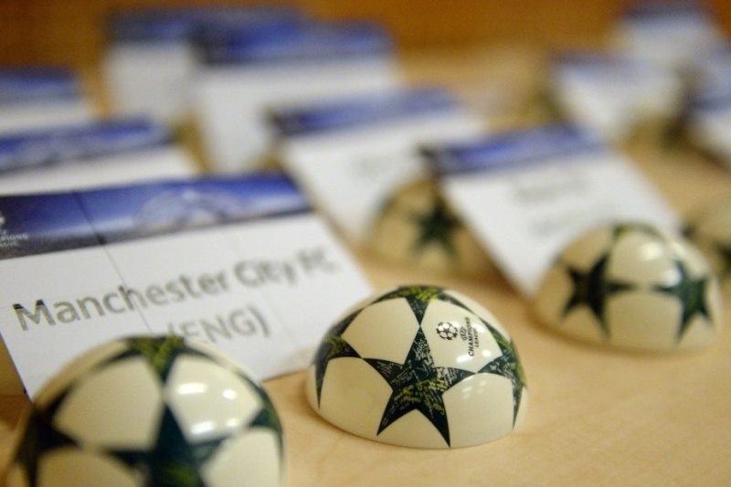 Σούπερ ντέρμπι στους «16» του Champions League