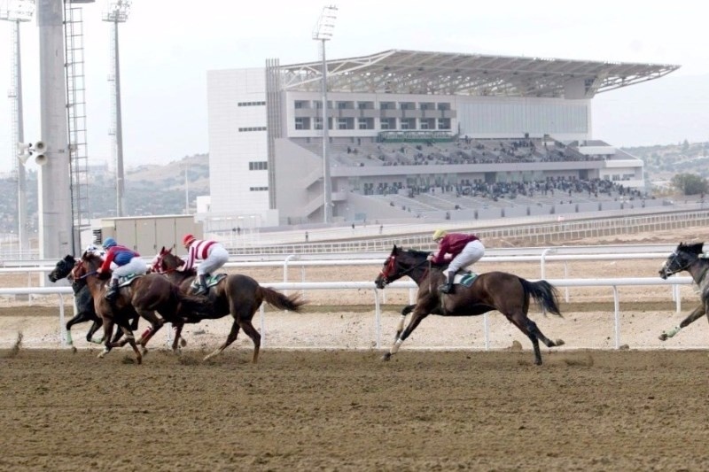 Οι πιο δυνατές κούρσες αύριο στο Μαρκόπουλο