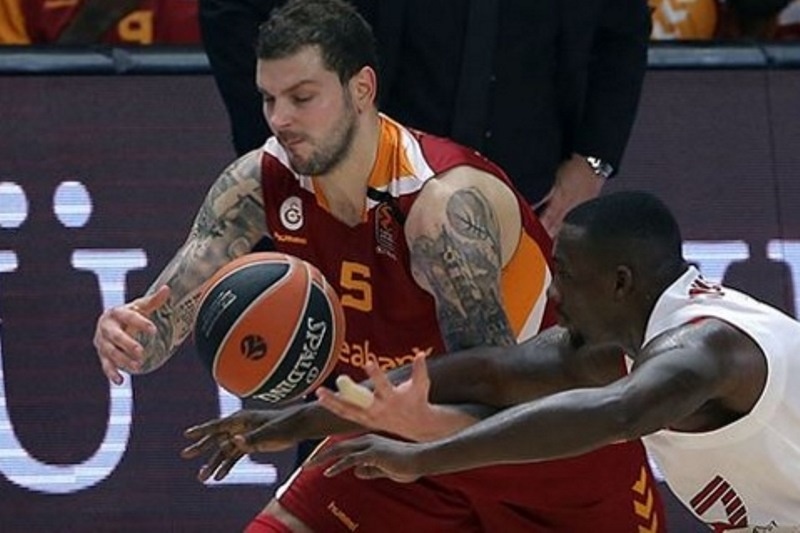 Ντέρμπι με νικήτρια την Γαλατά στην Τουρκία