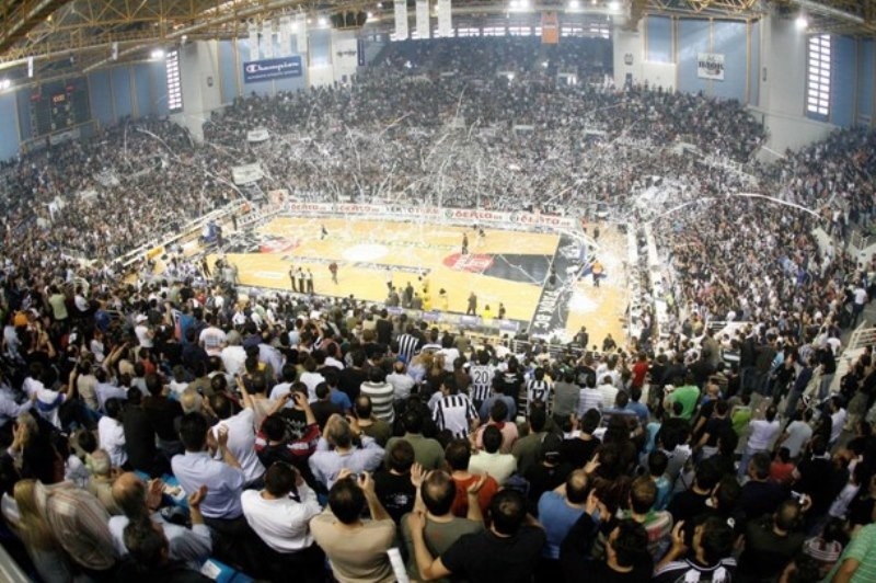 Τα βλέμματα στην Πυλαία