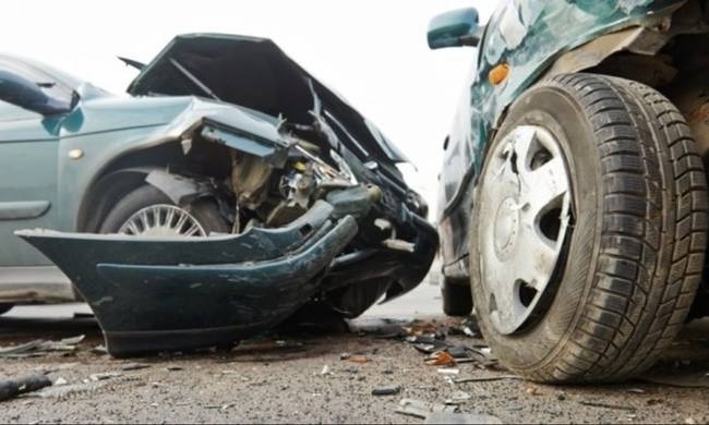 Σοβαρό τροχαίο με λεωφορείο στο Ίλιον (pics&vid)