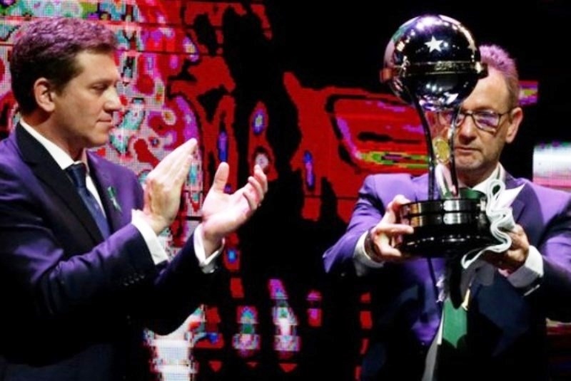 Σήκωσε… το κύπελλο για Σαπεκοένσε (photos)