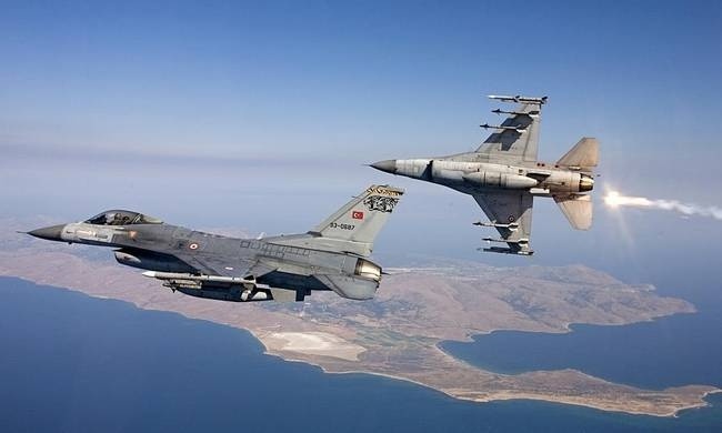 Σκηνικό πολέμου στο Αιγαίο: Εμπλοκή ελληνικών και τουρκικών μαχητικών