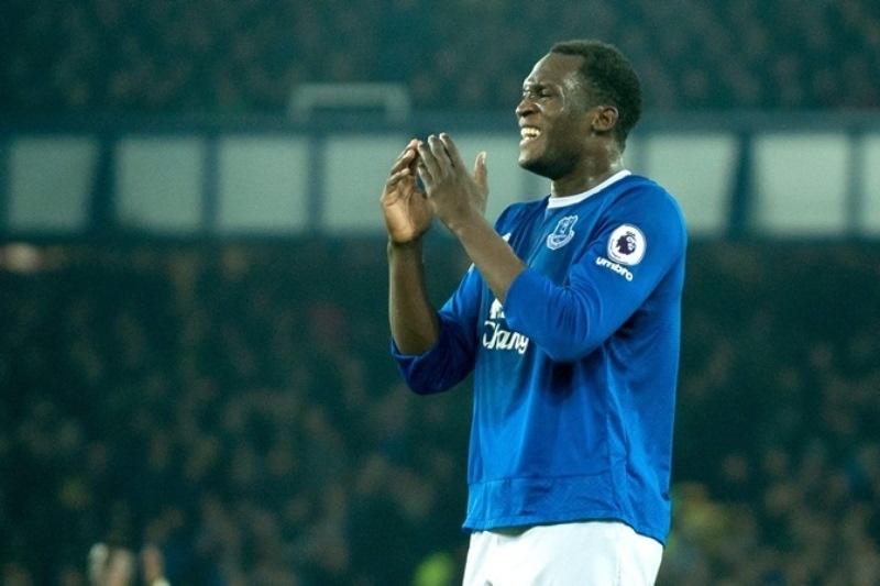 «Δένει» Λουκάκου η Έβερτον