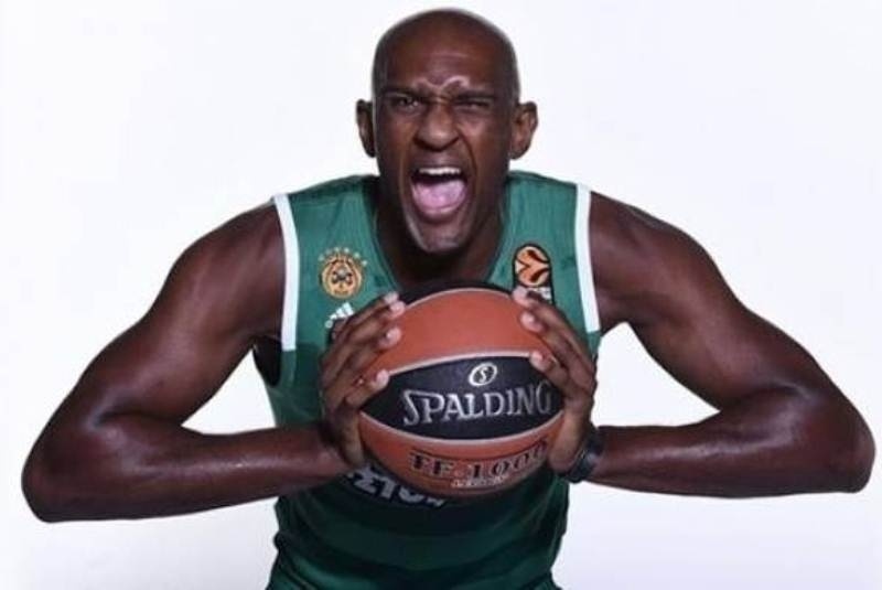 Η ευχή του Κρις Σίνγκλετον στον κόσμο του Παναθηναϊκού για το 2017