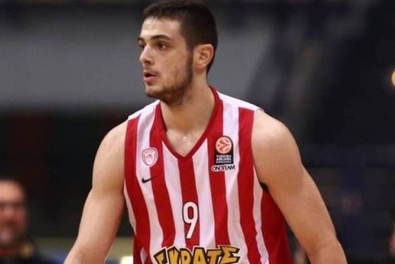 Με το ζόρι να παίξει