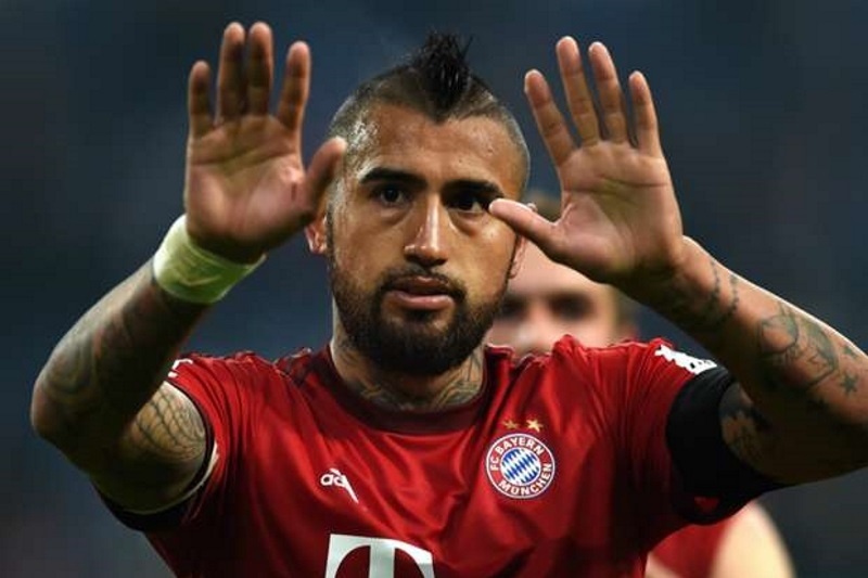 Ο Αρτούρο Βιδάλ τα βάζει με... ταμπλό (video)