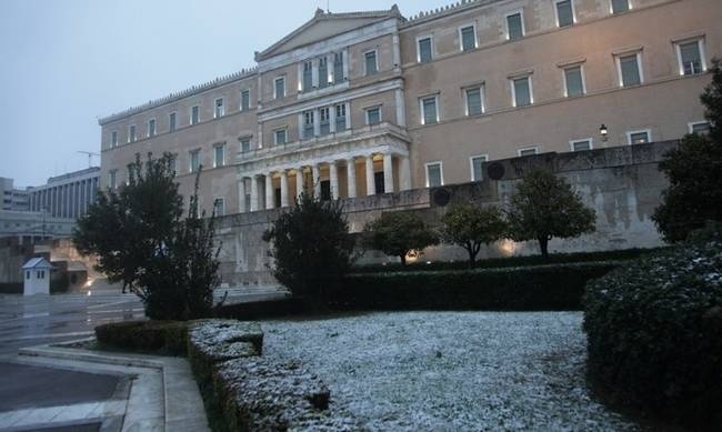 Κι όμως! Το «έστρωσε» και στο Σύνταγμα – Δείτε φωτογραφίες