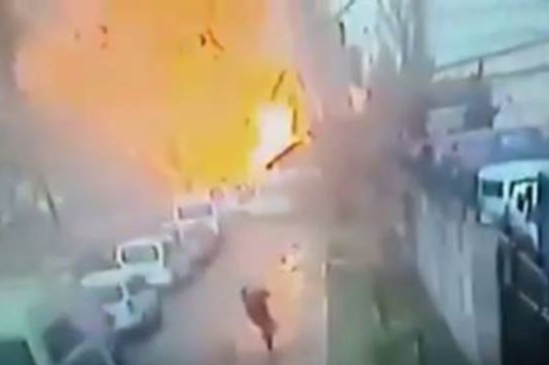 Έκρηξη Σμύρνη: Δείτε το συγκλονιστικό βίντεο της έκρηξης έξω από το δικαστικό μέγαρο