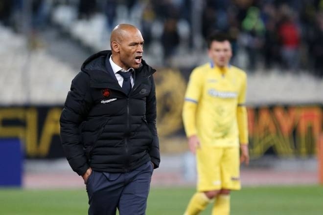 Κερδίζει έδαφος η (προσωρινή;) παραμονή Μοράις στην ΑΕΚ