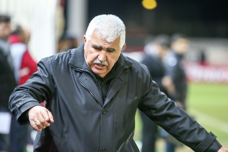 Τρεις «πονοκέφαλοι» για Παράσχο