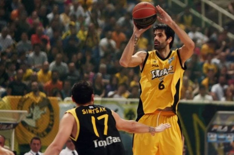 Πονοκέφαλος με Σάκοτα και Βασιλειάδη στην ΑΕΚ